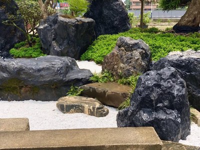 庭院景观石——点缀草坪与庭院的艺术之选