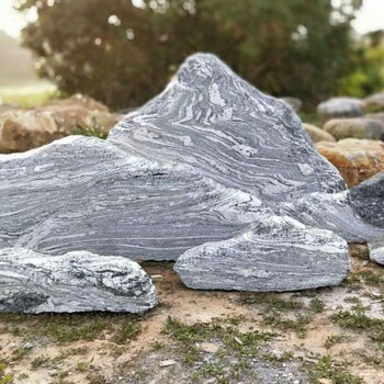 天然雪浪石切片石组合景观石泰山石 装饰景观石的独特魅力